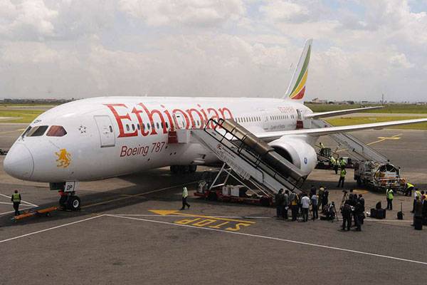 First commercial flight in 20 years leaves Ethiopia for Eritrea