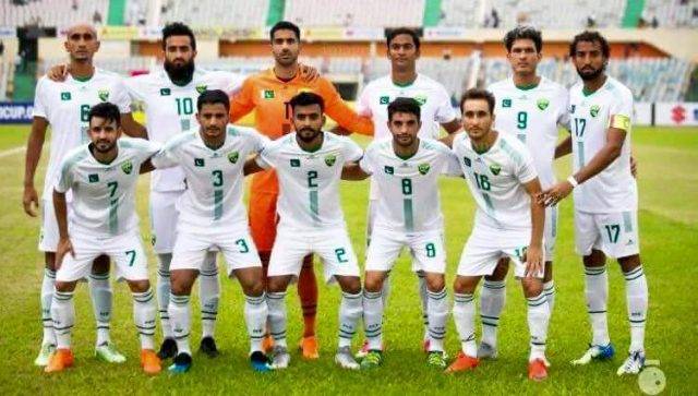 Cricketers extend best wishes to Pakistan football team