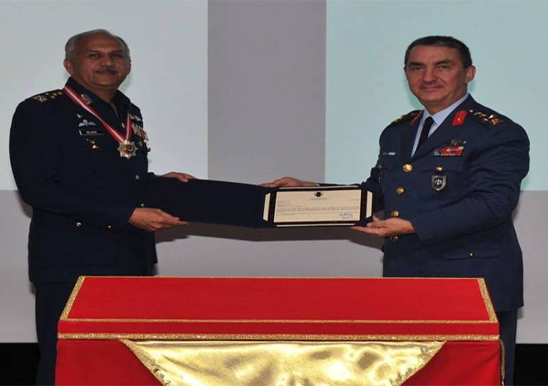 Pak Air chief honoured with ‘Turkish Legion Of Merit’ award