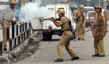 Indian troops martyr five youth within 24 hours in Kashmir