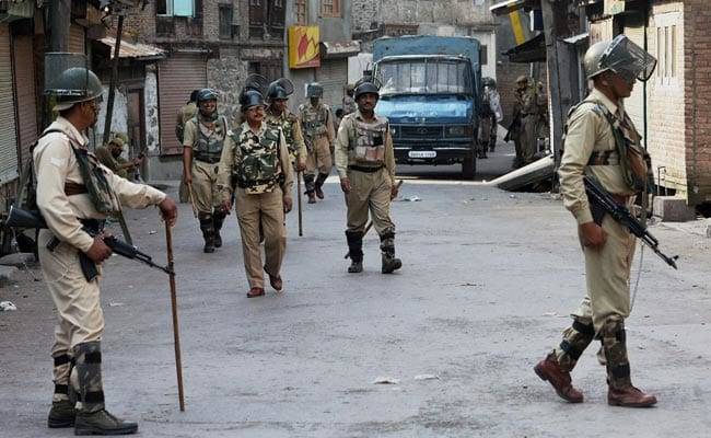 Indian troops martyr youth as Kashmir observes shutdown
