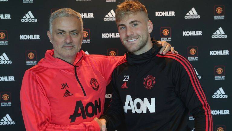 Luke Shaw signs new deal with Manchester United