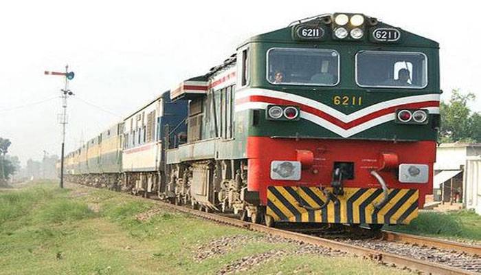 Railways minister inaugurates new freight train at Karachi station