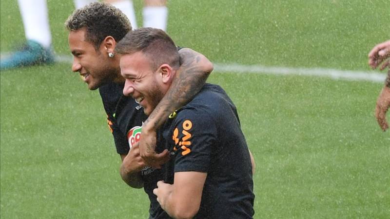 Arthur 'praying' for Neymar Barcelona return