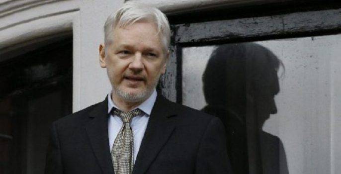 Ecuador believes Assange should surrender to UK authorities 