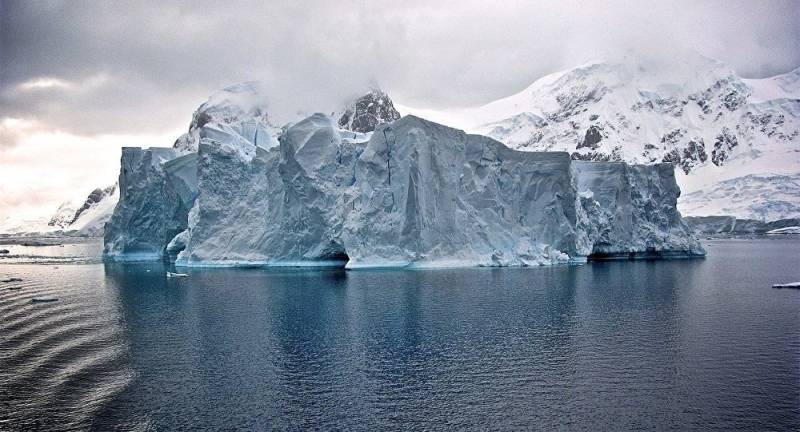 NASA makes 'disturbing' find under Antarctic glacier