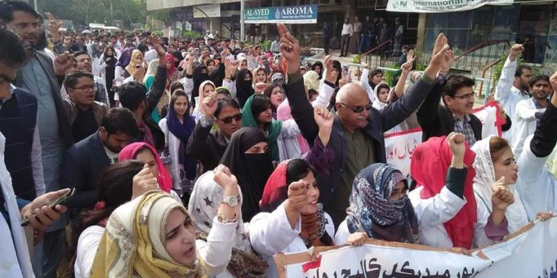 Doctors resume strike against low salaries across Sindh 