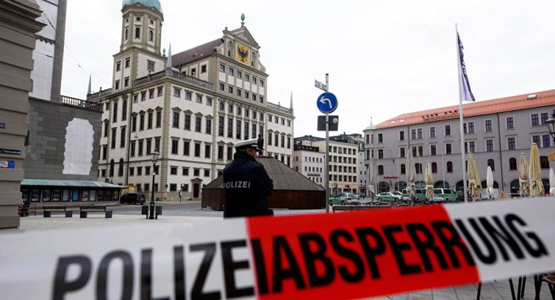Town halls in 6 German cities evacuated due to bomb threat