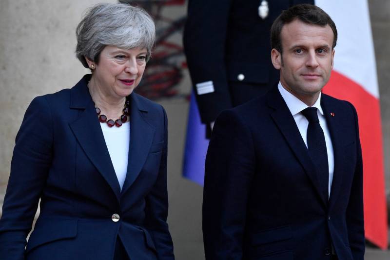 Macron urges to seek Britain's help in 'saving EU'