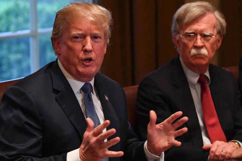 Trump tells aides he does not want war with Iran