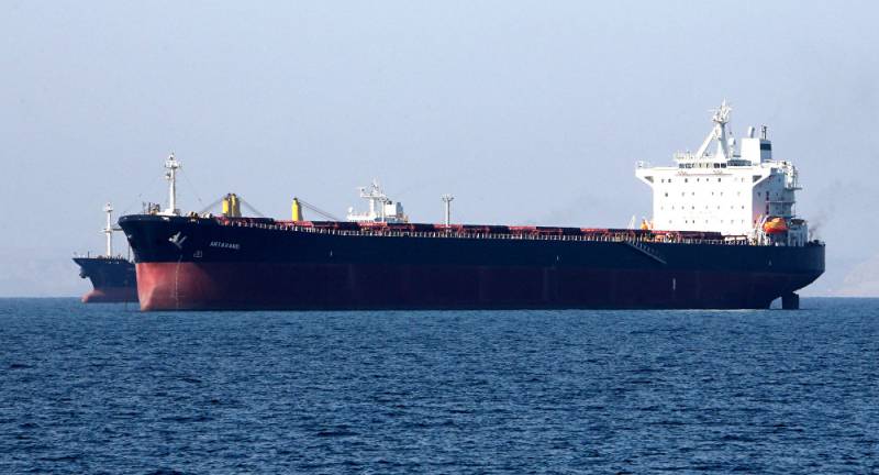 China stopped buying oil from Iran due to US sanctions: Reports