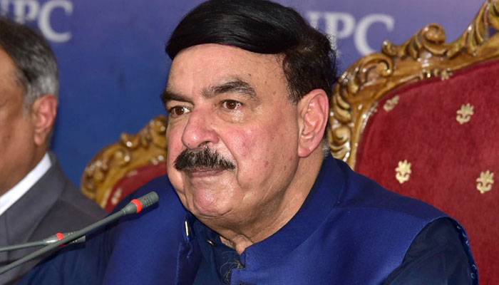 Passengers to get 50pc discount on all trains on Eid day: Sheikh Rashid