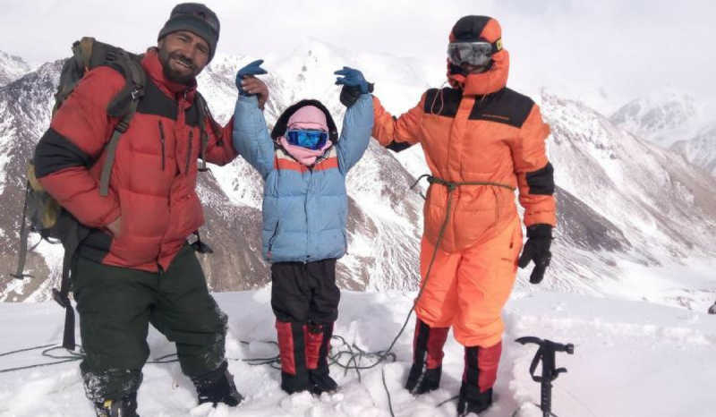 10-year-old Pakistani girl becomes world's first to scale 7000-m mountain