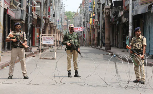 Indian authorities warn people in IOK to stay indoors during Ashura 