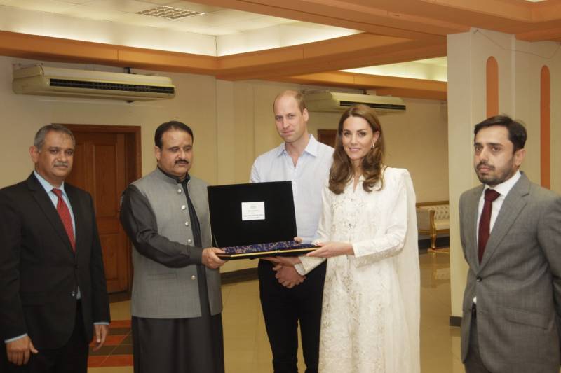 Prince William and Kate meet CM Punjab in Lahore 