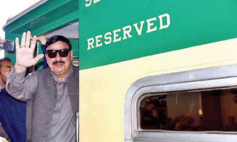 Railways Minister inaugurates tourism friendly train for Safari