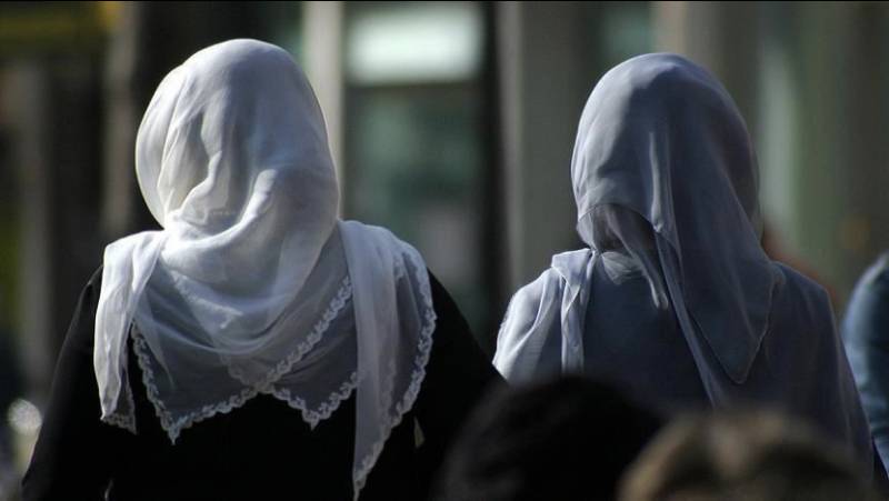 Muslim group challenges Quebec religious law