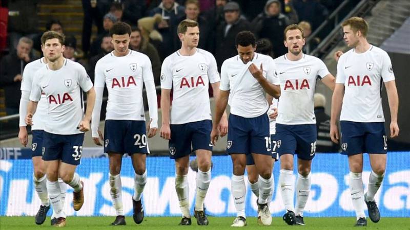 Tottenham beat 10-man Manchester City at home 
