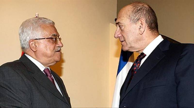 Abbas ready to resume peace talks with ex-Israeli PM