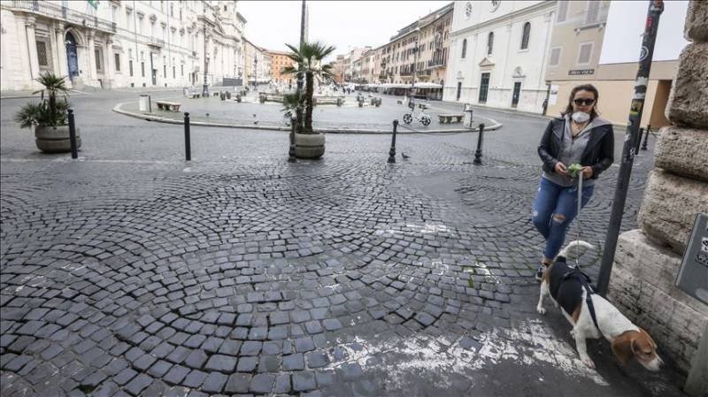 Italy cracks down on citizens amid coronavirus lockdown 