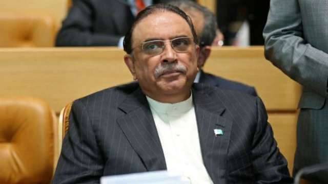 Zardari pays glowing tributes to Bhutto on his death anniversary