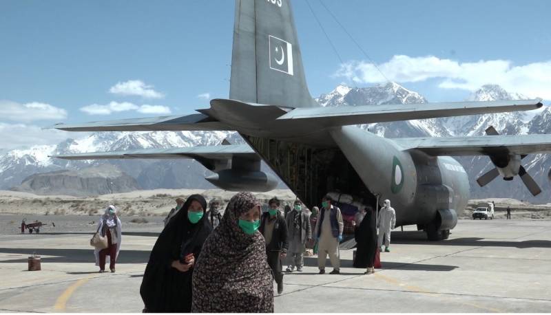 PAF C-130 Aircraft carrying 'zaaireen' from dalbandin lands at Skardu 