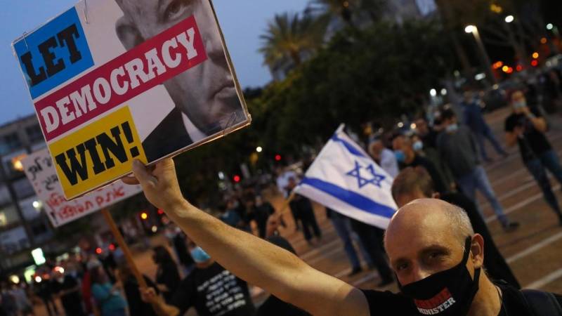 Anti-Netanyahu 'Black Flag' protesters gather on Tel Aviv’s Rabin Square