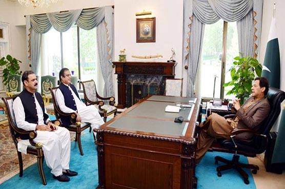 PM Khan meets newly-appointed Shibli Faraz, Asim Saleem Bajwa