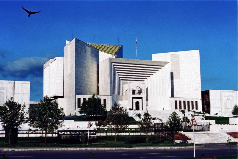 SC orders downsizing of incompetent employees of Pakistan Railways 