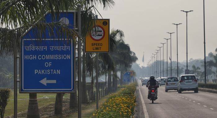 75 more stranded Pakistanis return home from India 