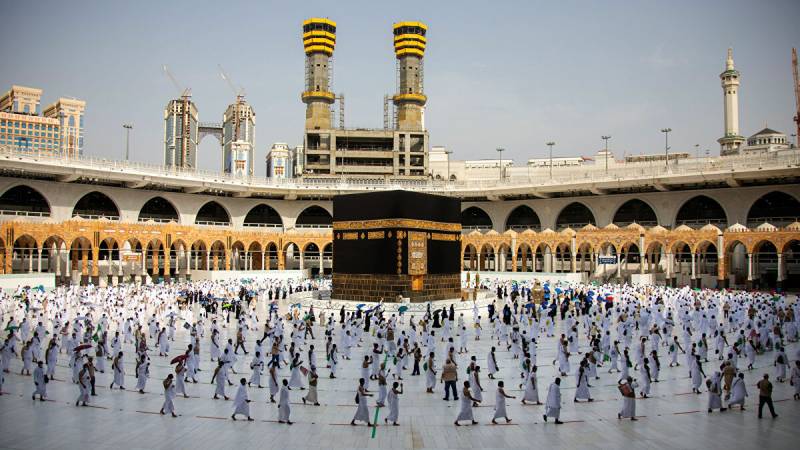 Pilgrims repeat 'Stoning of the Devil' Ritual before returning to Mecca on fifth Day of Hajj