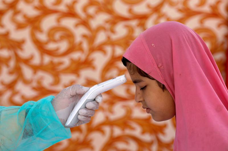 Pakistan reports 17 deaths by coronavirus in one day as situation keeps improving