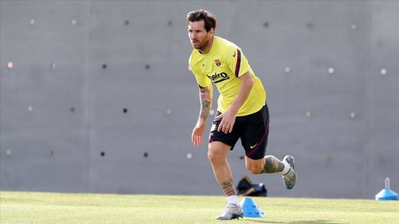 Messi to stay at Barcelona for one more season