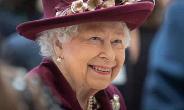 Queen marks Northern Ireland's centenary