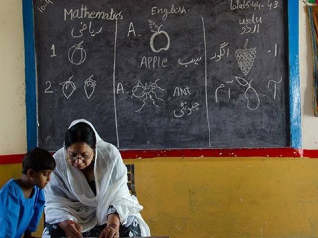 Punjab govt decides to vaccinate teachers across province