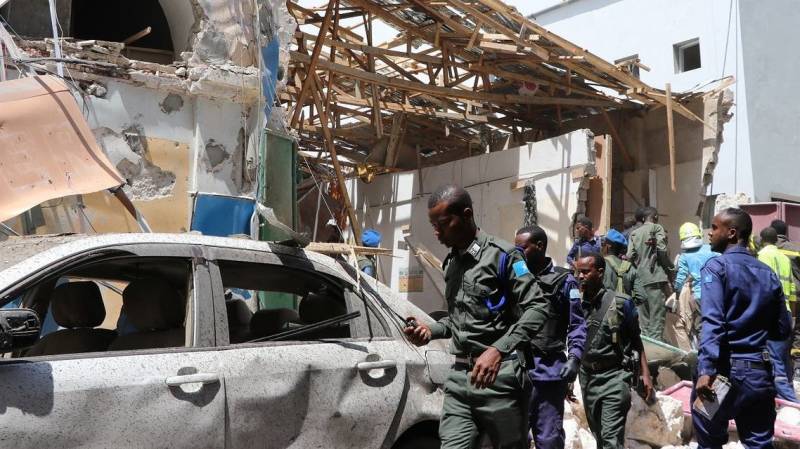 Suicide bomb blast targets cafe in Somali capital Mogadishu