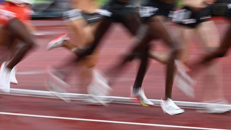 Andre de Grasse bags gold in Men's 200-meters