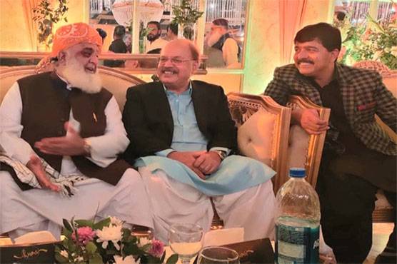 Fazl, Manzoor Wassan discuss current political situation in country