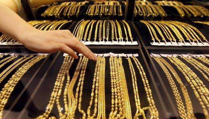 Gold prices decline Rs 800 to Rs 123,800 per tola