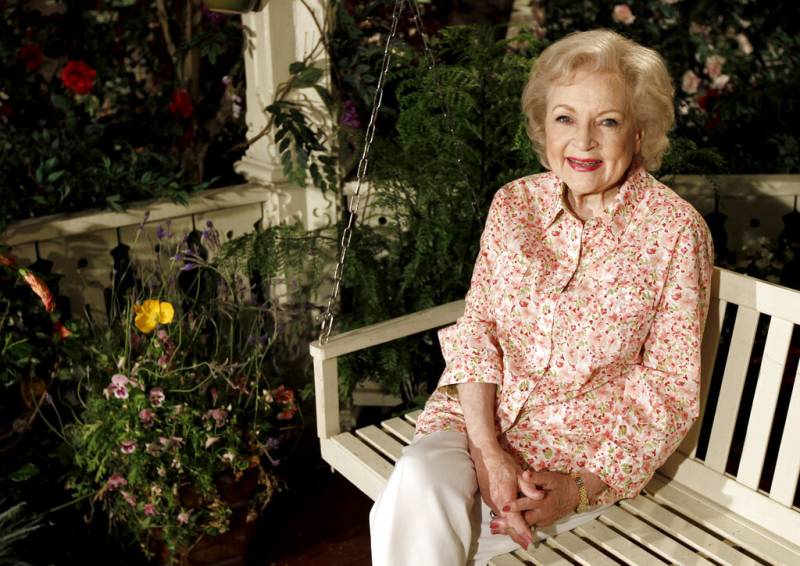 American comedian 'Golden Girls' actress Betty White passes away at 99