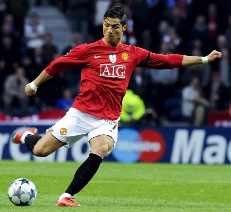 Cristiano Ronaldo breaks FIFA goals record in style