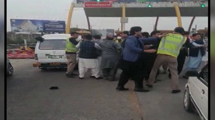 Speaker Asad Qaiser's relatives assault motorway police personnel