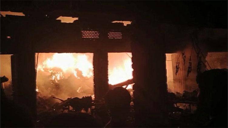Blaze destroys factory in Kasur