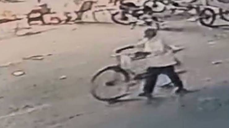CCTV footage of Karachi blast shows suspected bomber