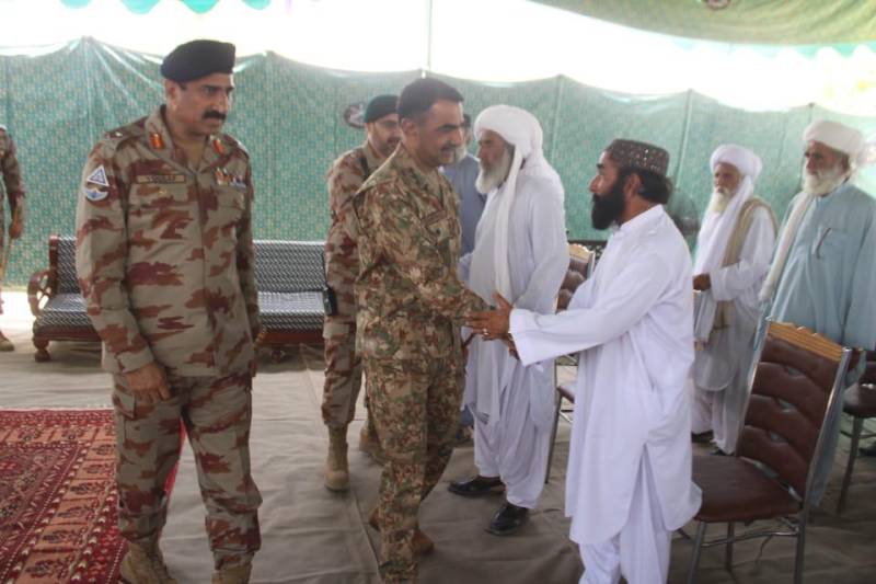 Commander Quetta Corps visits Cholera affected areas in Pir Koh, Dera Bugti