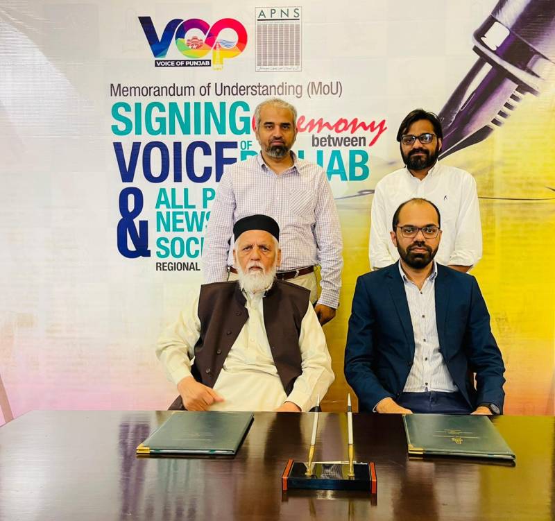 APNS and Voice of Punjab sign an MoU for promotion of regional papers and opportunities for young media graduates