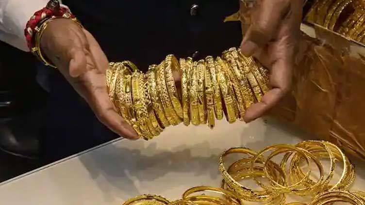 Gold prices decline Rs 2,750 to Rs 138,450 per tola