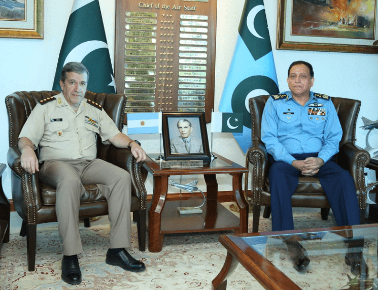 Chief of Joint Staff Argentina armed forces calls on Air Chief