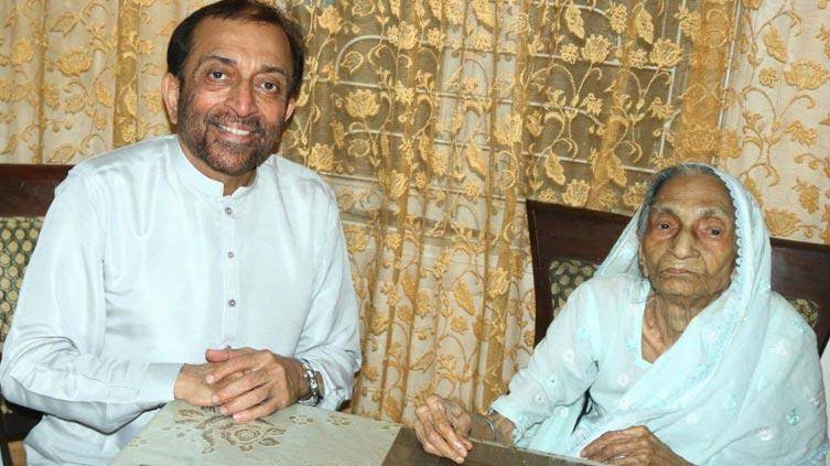 Farooq Sattar's mother passes away in Karachi