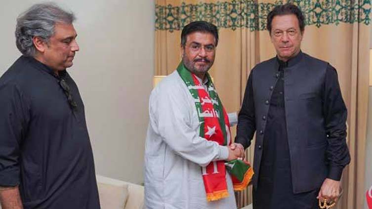 GDA's Sher Mohammad Rind joins PTI with companions